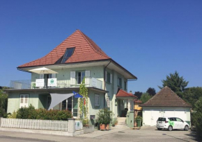 Отель BnB Hopfengrün Langenthal  Лангенталь